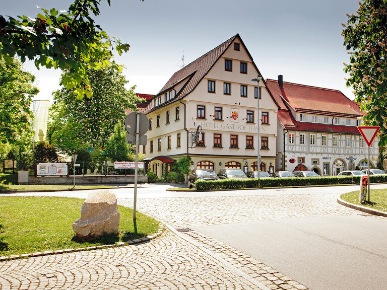Außenansicht des Ringhotel Gasthof Hasen in Herrenberg im Naturpark Schönbuch nahe der Region Stuttgart