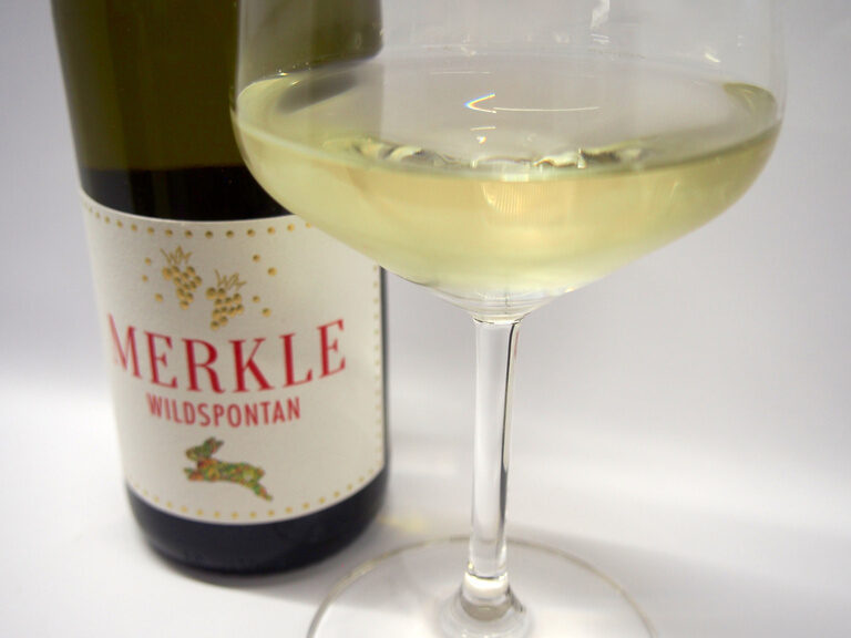 Glas Weißwein Edition Merkle Wildspontan im Restaurant des Ringhotel Gasthof Hasen in Herrenberg