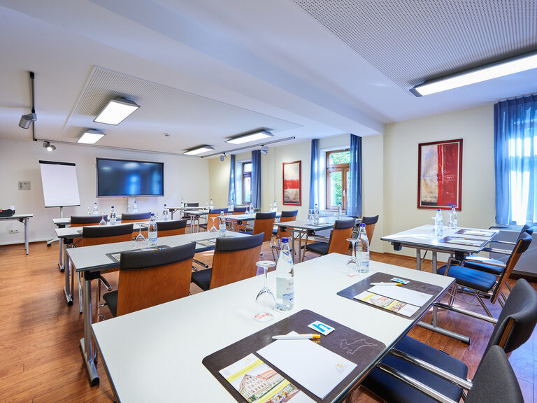 Tagungsraum Schickhardt im Ringhotel Gasthof Hasen in Herrenberg mit moderner Konferenzbestuhlung